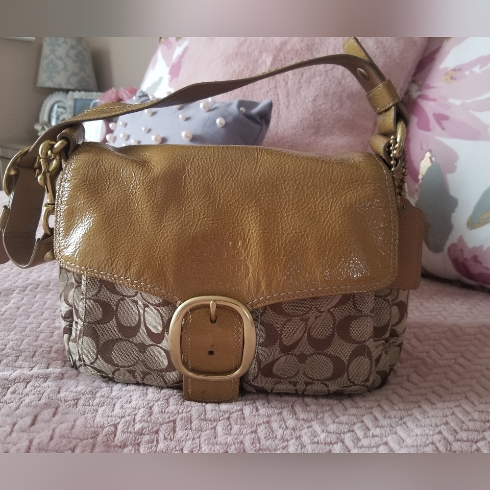 Coach Signature Shoulder Bag